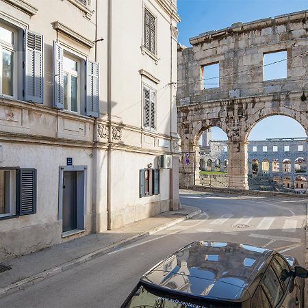 Elegant Apartment Next To Arena Pula Exterior foto