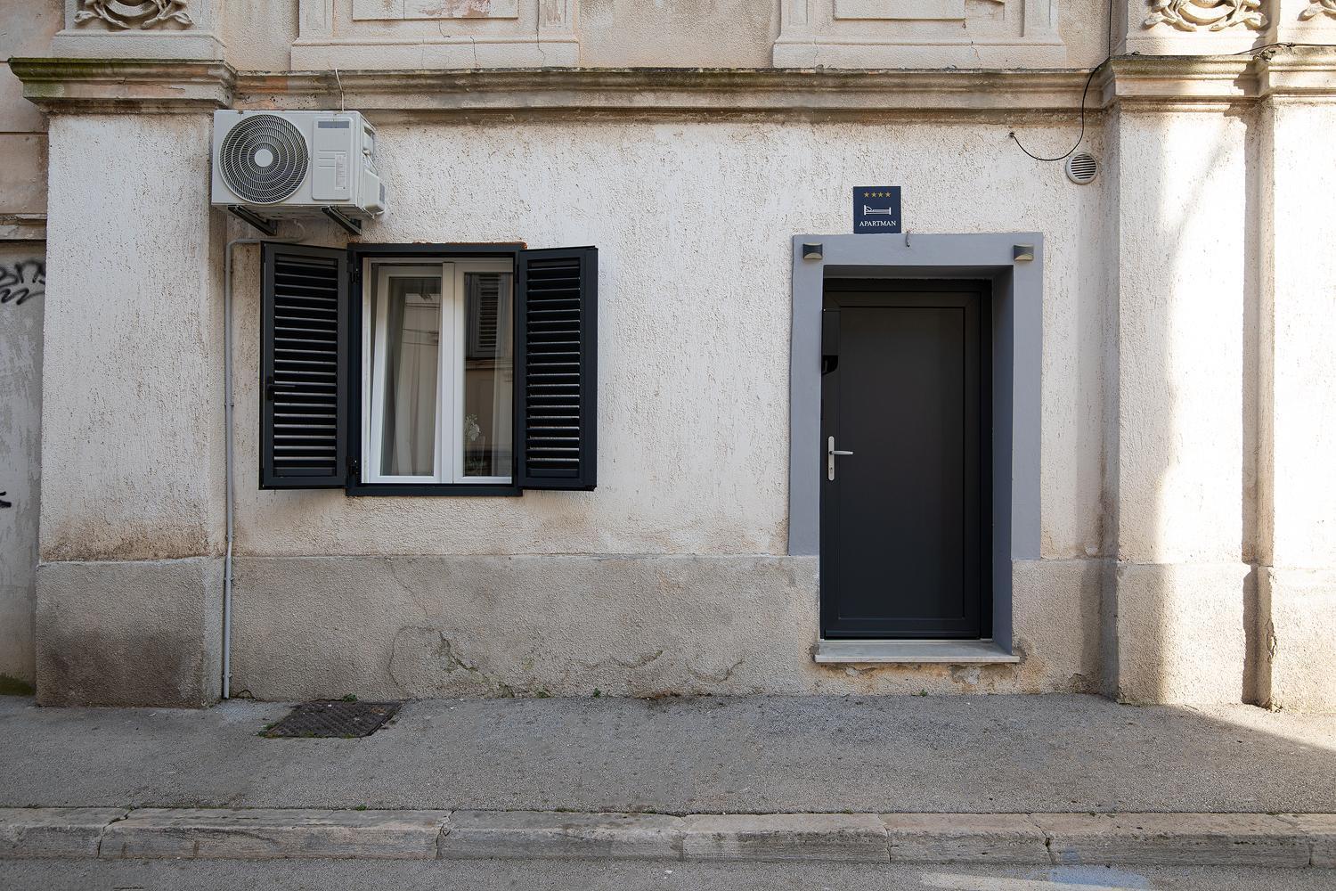 Elegant Apartment Next To Arena Pula Exterior foto